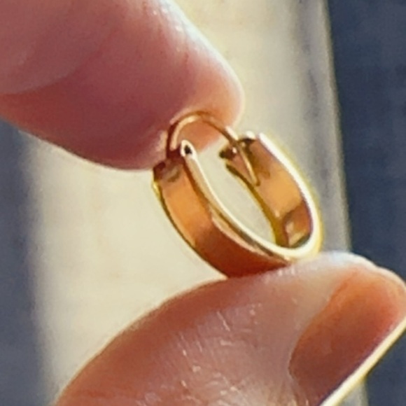 14k Gold Vermeil Semi-Wide Small Hoop Earrings 14mm - Picture 15 of 16